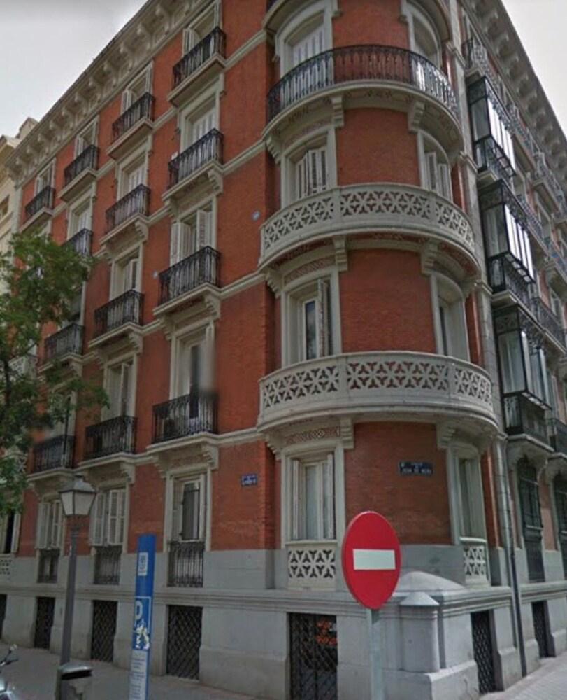 A And Z Juan De Mena (Adults Only) Hotell Madrid Eksteriør bilde